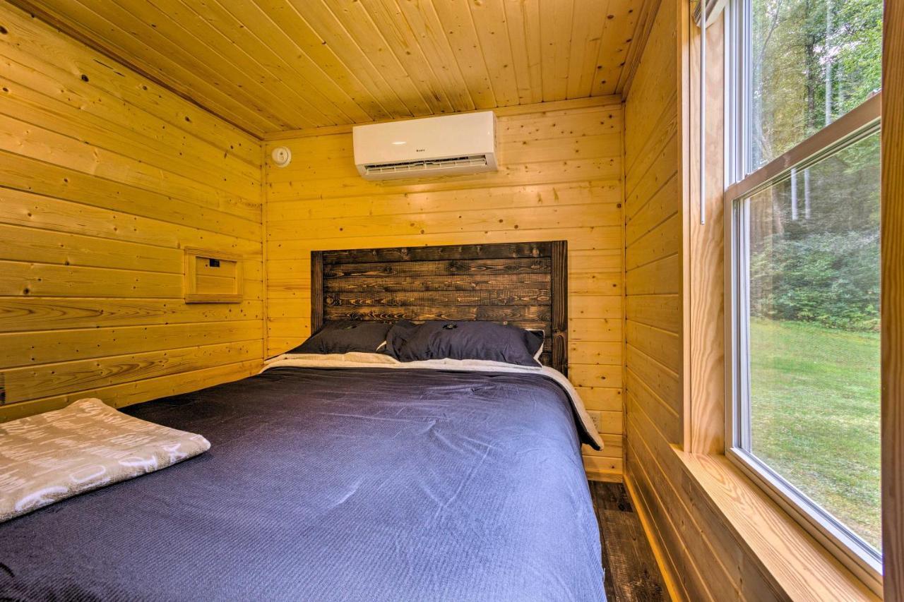 Quaint Mtn Cabin Tiny Living Near Big Adventure Brevard Exterior foto